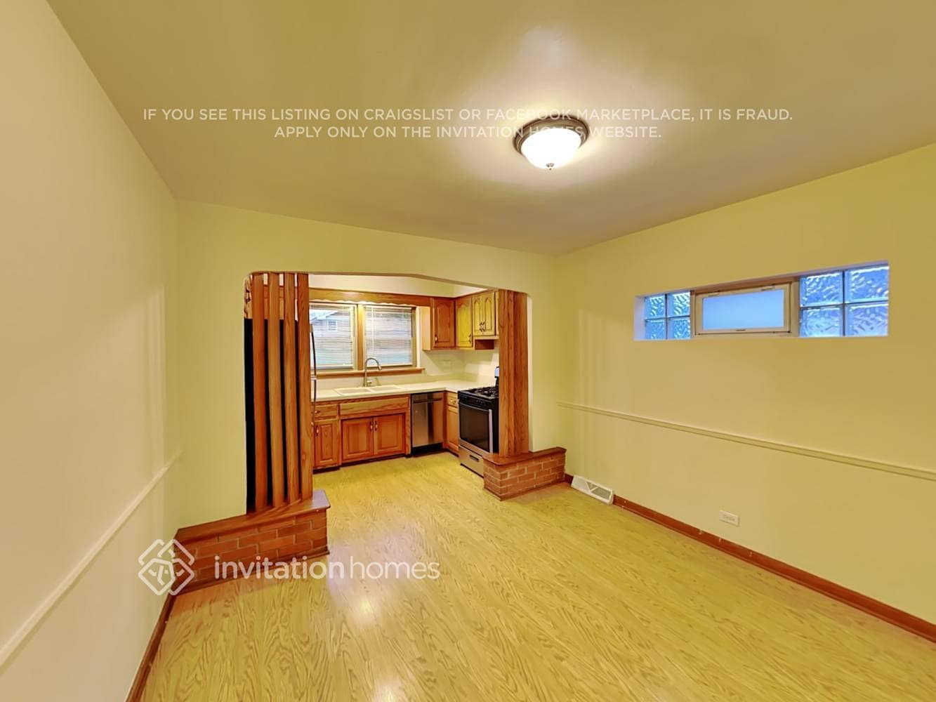 Building Photo - 10933 S Tripp Ave