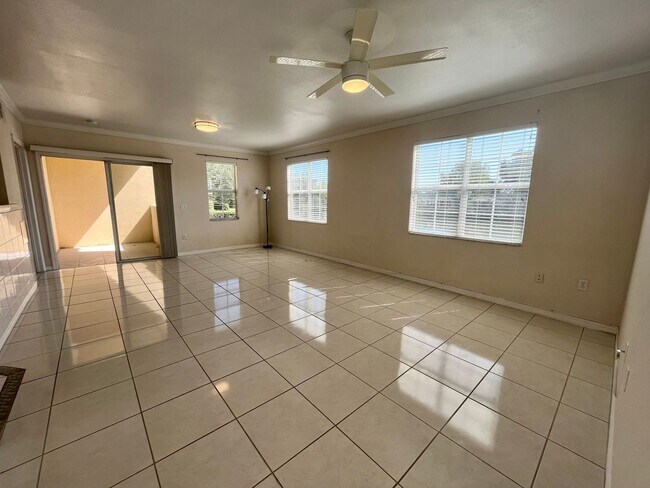 Building Photo - 2/2 with beautiful water view becoming available July 1st for an annual lease