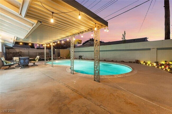 Building Photo - 105 Marigold Ln