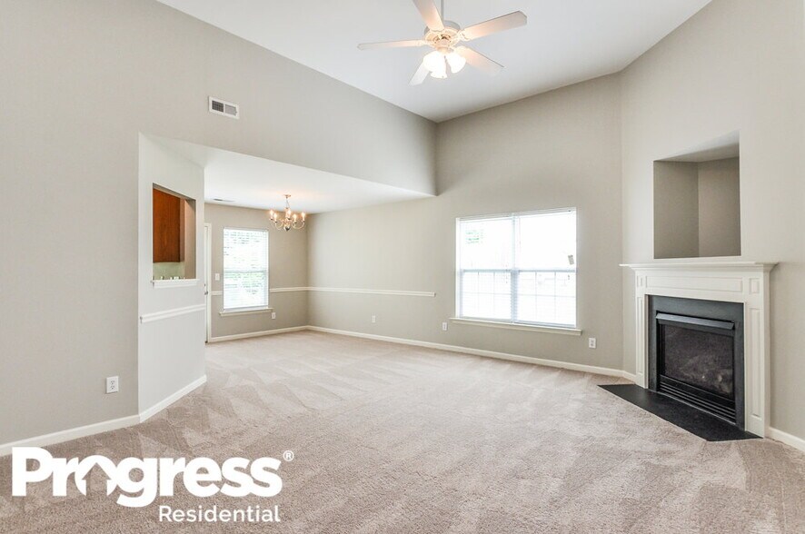Building Photo - 826 Red Oak Tree Dr