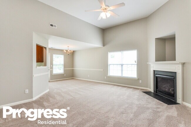 Building Photo - 826 Red Oak Tree Dr