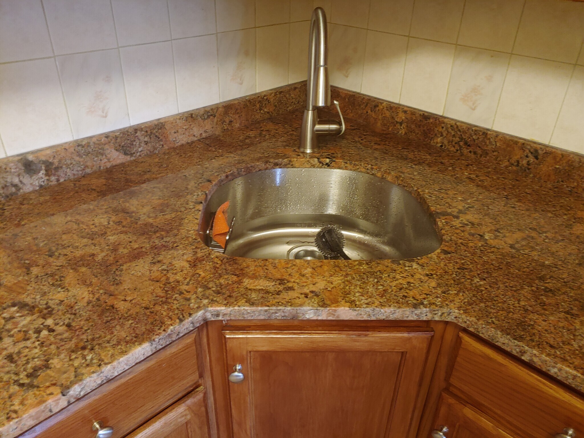 Building Photo - 305 College Dr