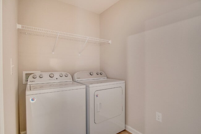 Building Photo - Lakeshore Preserve 3BR Home with Garage – Pet Friendly