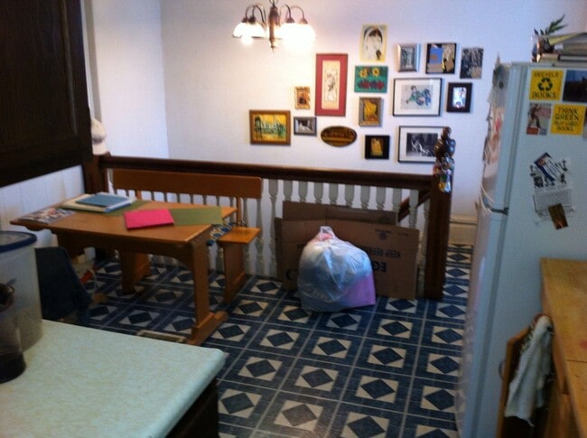 Building Photo - 325 W Lemon St