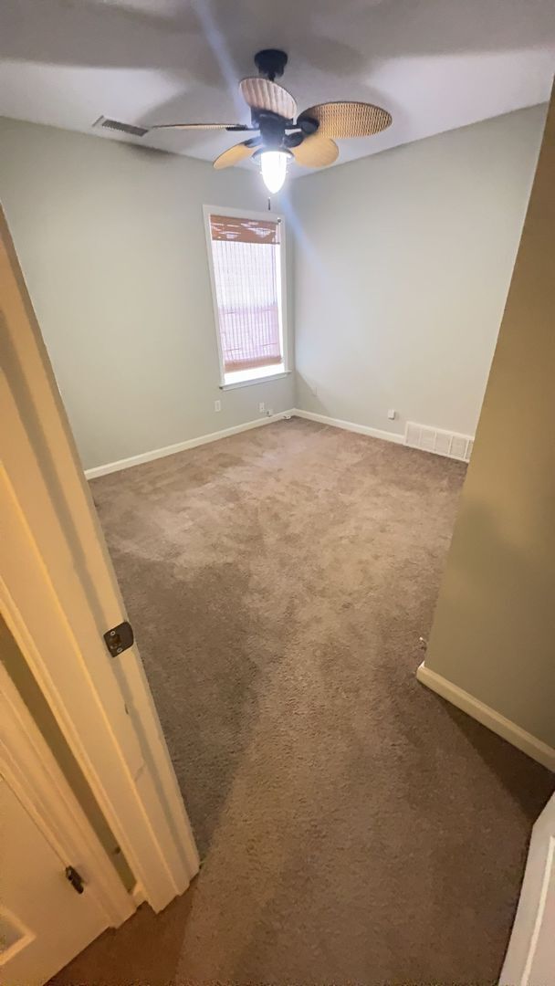 Building Photo - Spacious 3-Bedroom Home with Double Garage...