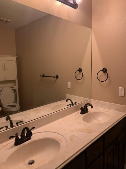 Building Photo - 1412 Eden Dr