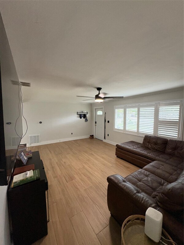 Building Photo - 1501 SW 6th Ave