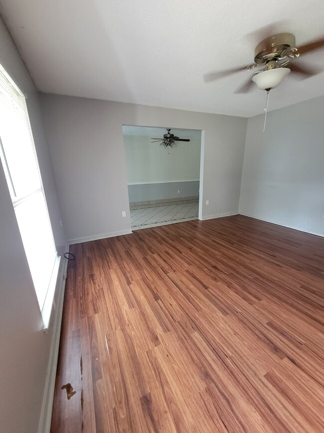 Building Photo - 318 W Whatley St