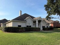 Building Photo - 9203 S 73rd E Ave