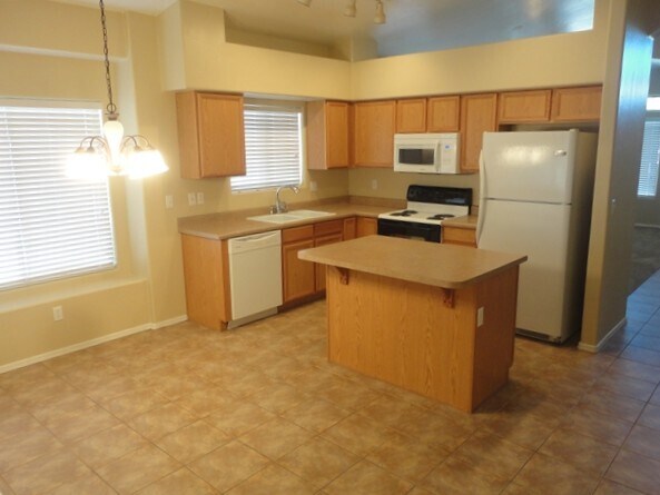 Building Photo - 5711 W Shady Grove Dr