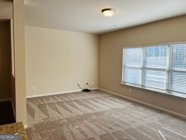 Building Photo - 261 Stillwood Dr