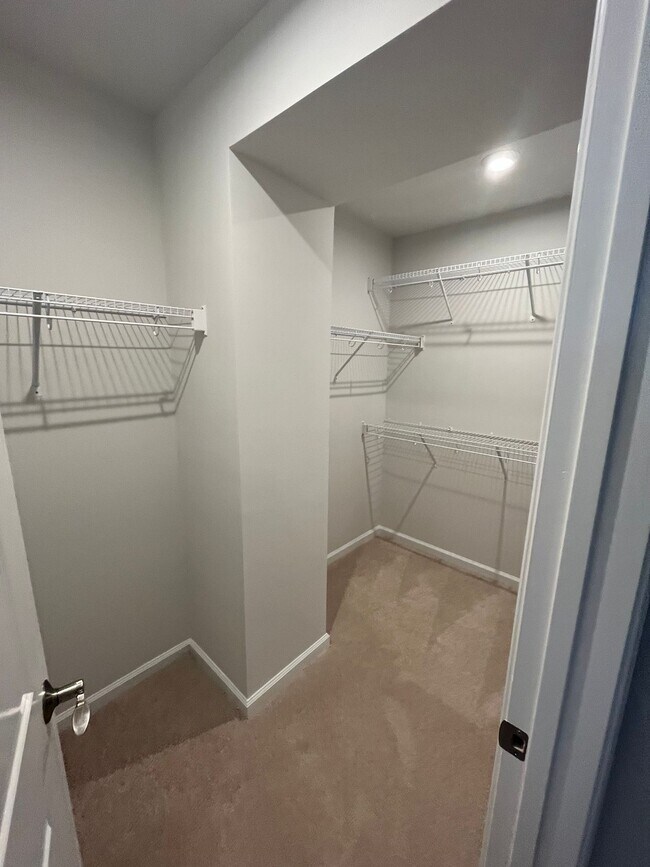 Building Photo - 5981 McComb St