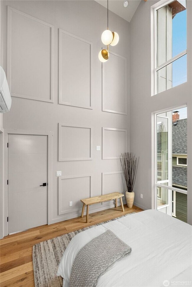 Building Photo - 3Bd/3.25Ba Seattle House