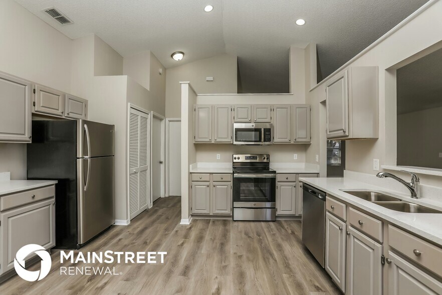 Building Photo - 3007 E Beaumont Ln