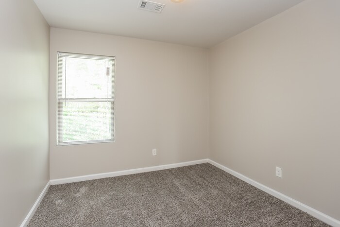 Building Photo - 2205 Marlin Dr