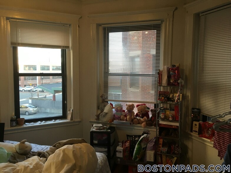 Building Photo - 17-19 Washington St.