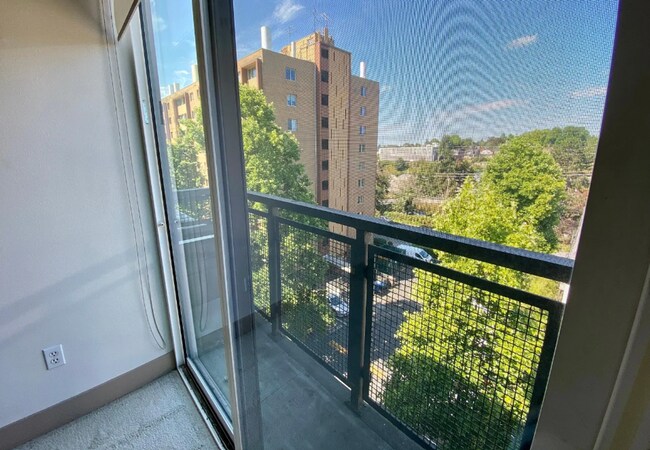 Building Photo - 4547 8th Ave NE