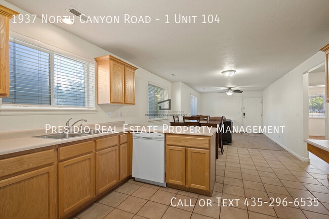 Building Photo - 1937 N Canyon Rd