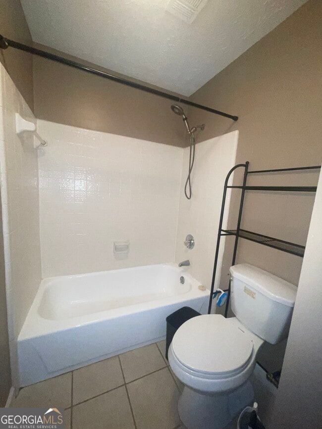 Building Photo - 2539 Oakridge Pl