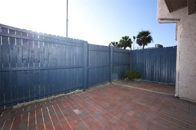 Building Photo - 4029 Henley Rd