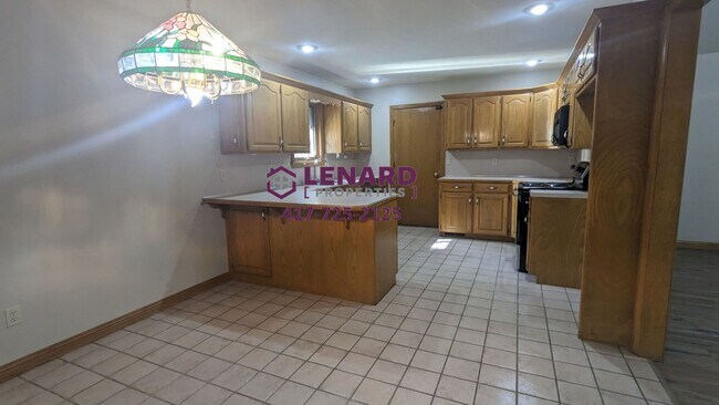 Building Photo - Beautiful and Spacious 3 Bedroom House!