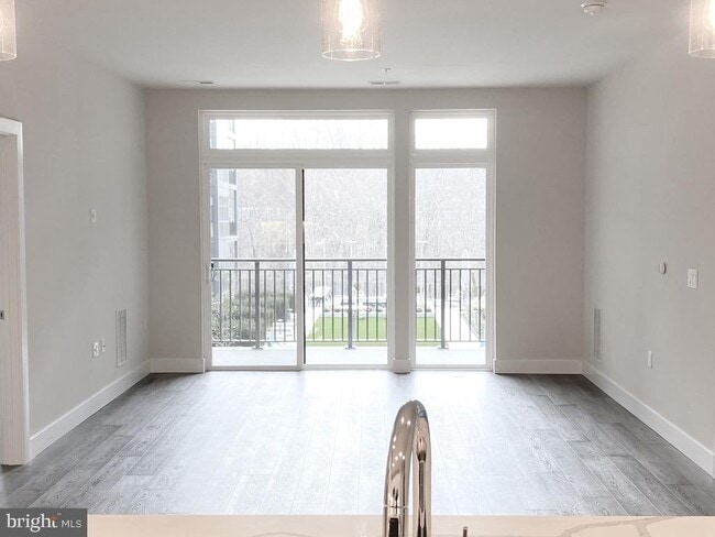 Building Photo - 1761 Old Meadow Rd