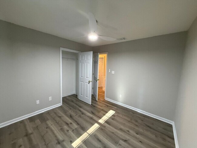 Building Photo - 429 Crow's Nest Ln