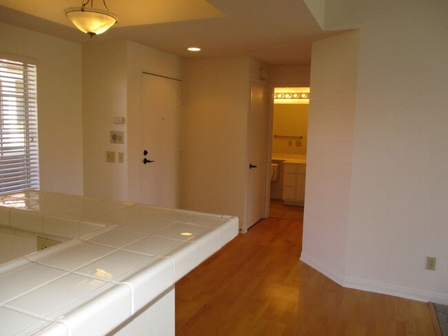 Building Photo - Desirable River Colony 2 Bedroom 2 Bath 3rd Floor Condo
