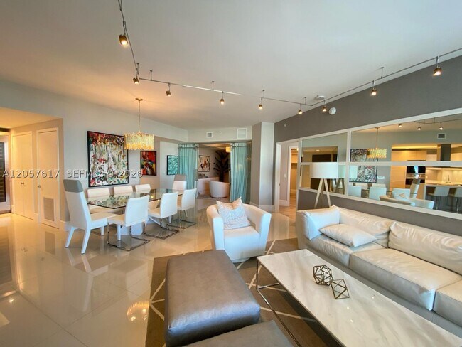 Building Photo - 17301 Biscayne Blvd