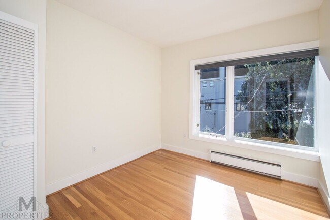 Building Photo - Eureka Valley/Castro 4 Bed + Bonus Room, 3 Bath, 2 Car Garage, City & Valley Views