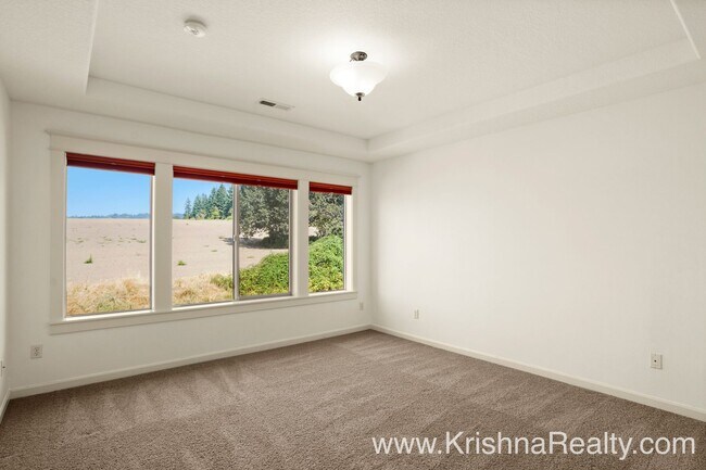 Building Photo - Stunning 4 BD* 2.5 BA* Single Family Home ...