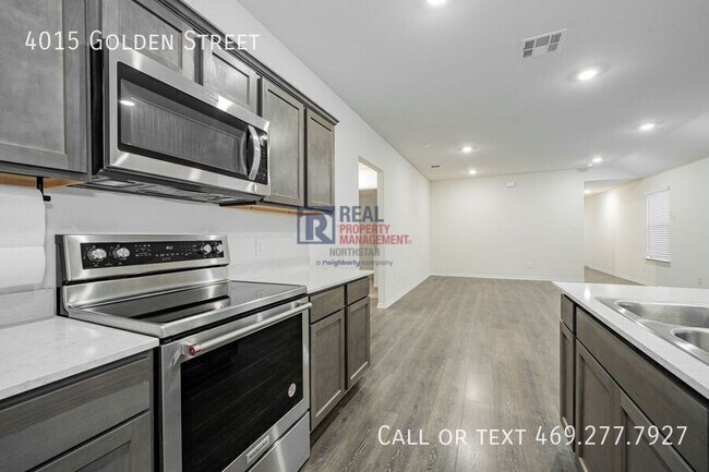 Building Photo - 4015 Golden St