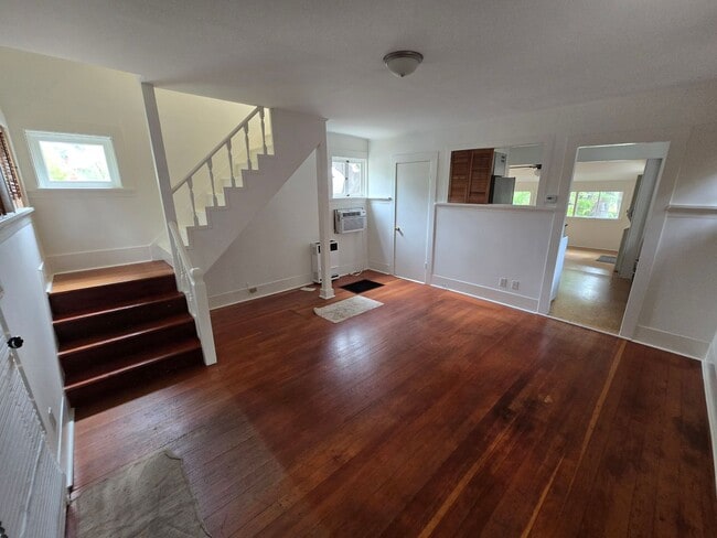 Building Photo - Beautiful 2 Bed 1 Bath Home in Sierra Madre