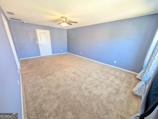 Building Photo - 215 Brooklet Cir