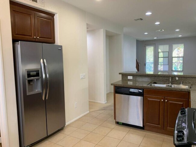 Building Photo - 2.0 bedroom in Azusa California 91702