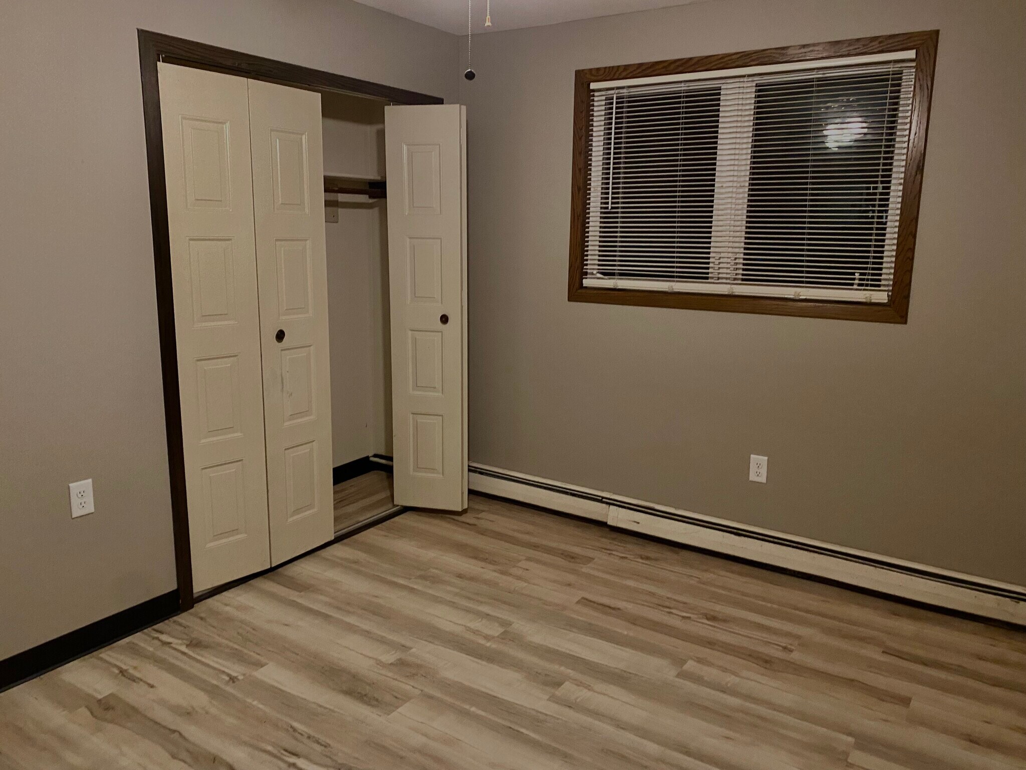 Building Photo - 704 9th St NW