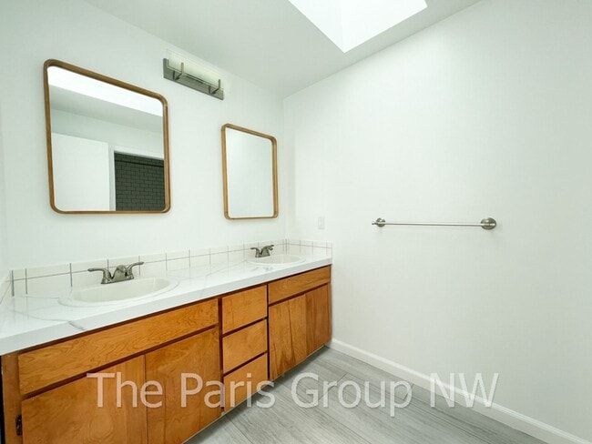 Building Photo - Lg Modern Midcentury on Thornton Creek * A...