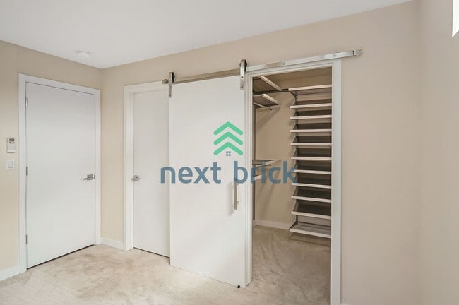 Building Photo - 2 BED & 2 BATH TOWNHOME FOR RENT