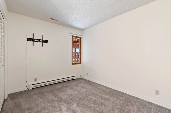 Building Photo - 10181 N Fairway Dr