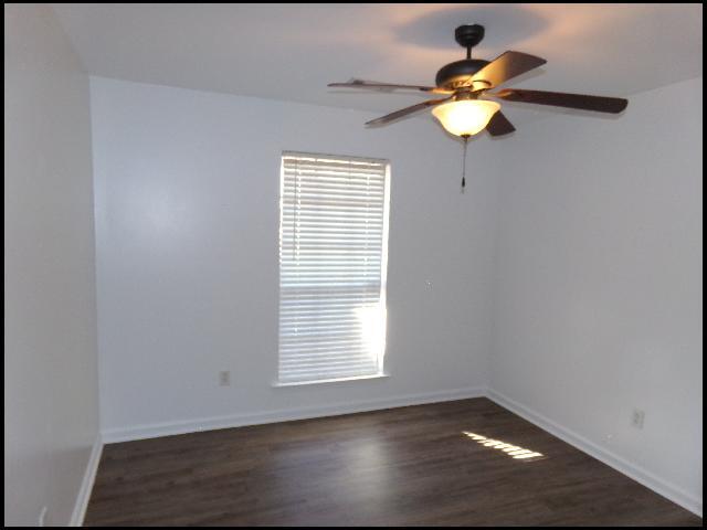 Building Photo - 9800 Herndon Rd