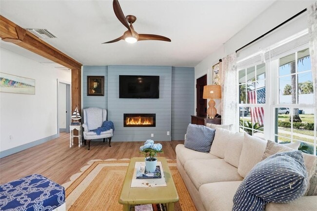 Building Photo - 759 Lantana Ave