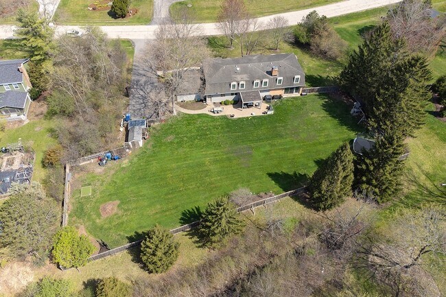 Building Photo - 877 Fair Way
