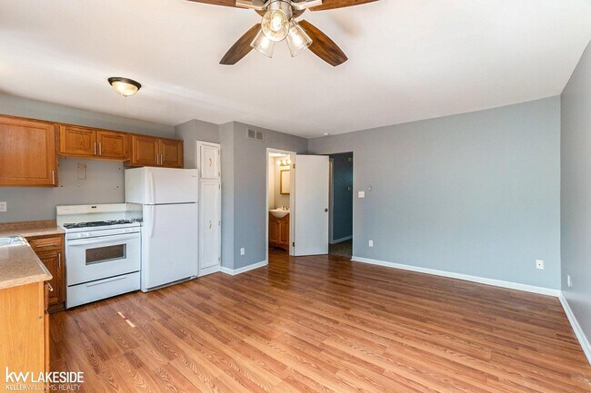 Building Photo - 37334 Matthew Ct