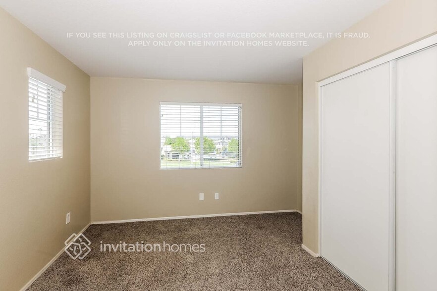 Building Photo - 26186 Lawrence Union Dr