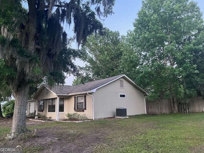 Building Photo - 315 Sunnyside Dr