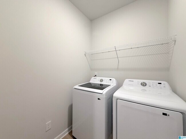 Building Photo - 22754 Dashwood Ln