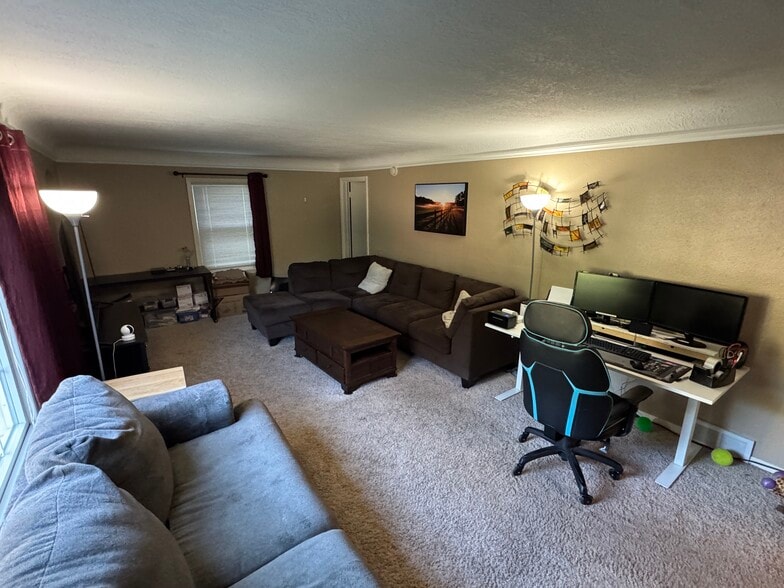 Large Living Room - 1542 3rd Ave