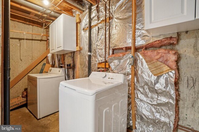 Building Photo - 8474 Sugar Creek Ln