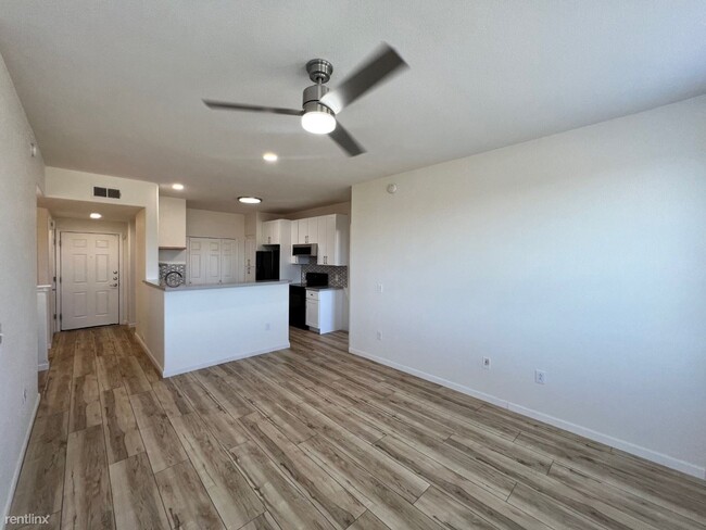 Building Photo - 2 br, 2 bath Condo - 9820 North Central Av...