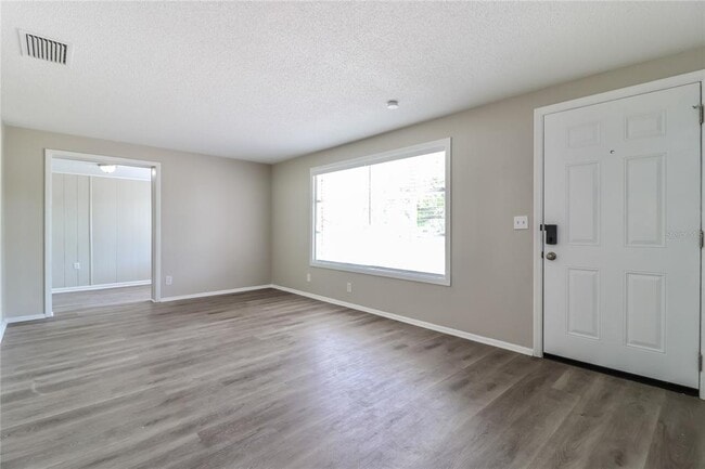 Building Photo - 3914 Deleuil Ave